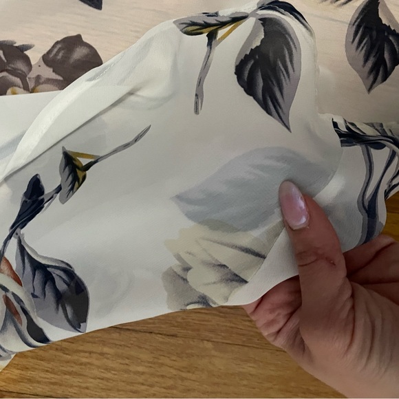 Windsor shall! One size fits all! - Picture 2 of 4